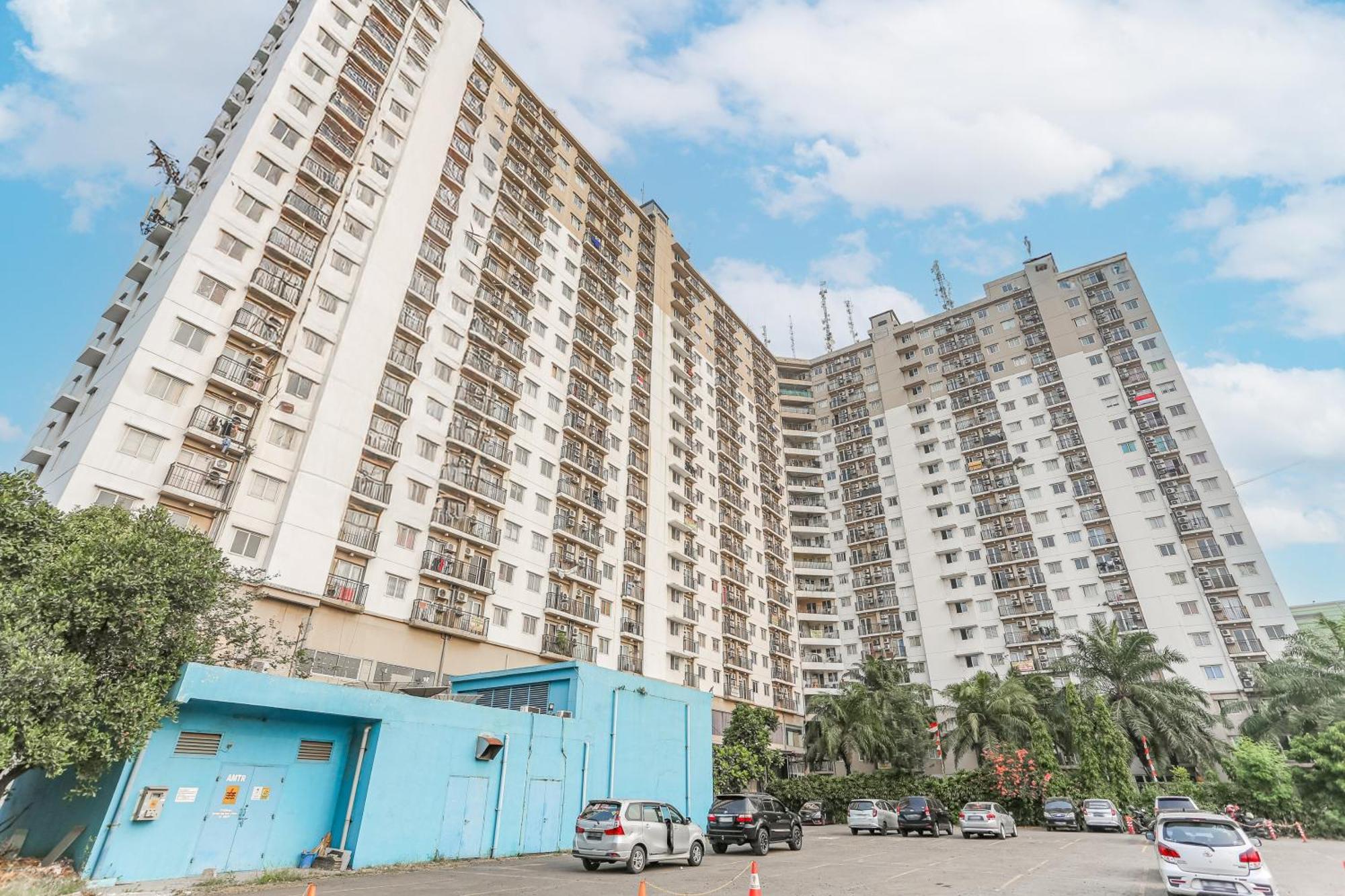 Collection O Bekasi Kota Near Lrt Bekasi Formerly Apartment Mutiara Bekasi Exterior photo